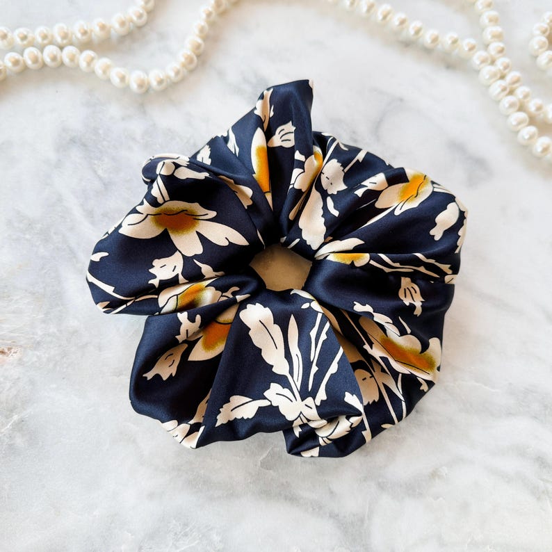 Navy Floral scrunchie and headband detail