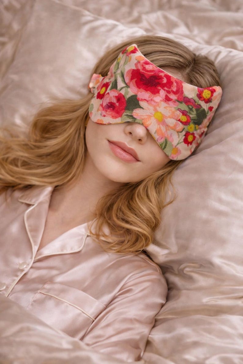 Silk sleep mask detail